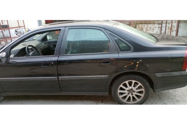 Recambio de puerta trasera izquierda para volvo s80 berlina 2.5 d referencia OEM IAM   