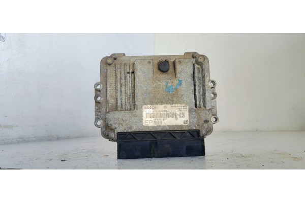 Recambio de centralita motor uce para opel zafira b edition ´´111 jahre´´ referencia OEM IAM 0281014024  