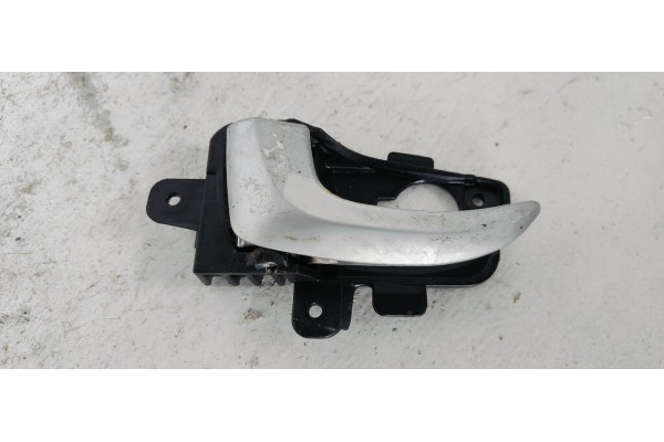 Recambio de maneta interior delantera izquierda para hyundai i30 comfort referencia OEM IAM 82613GD000  