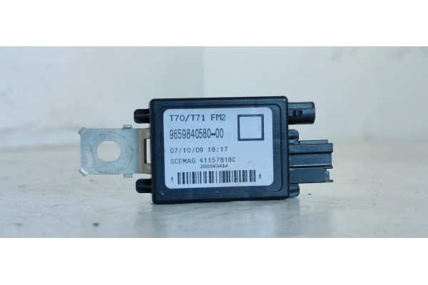 Recambio de antena para peugeot 308 sport referencia OEM IAM 965984058000  