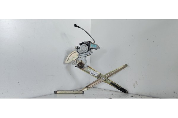 Recambio de elevalunas delantero derecho para kia carnival ii 2.9 crdi lx referencia OEM IAM XH023PA  