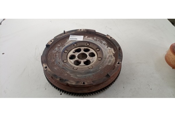 Recambio de volante motor para opel insignia sports tourer 2.0 16v cdti referencia OEM IAM   