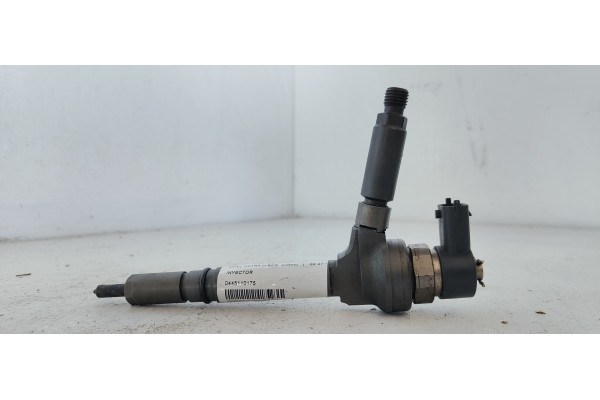 Recambio de inyector para opel astra h ber. cosmo referencia OEM IAM 0445110175  