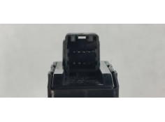 Recambio de mando elevalunas trasero izquierdo para kia carnival 2.9 crdi cat referencia OEM IAM 935804D200KS  