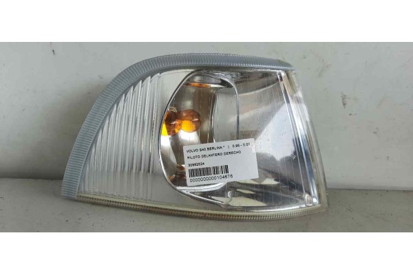 Recambio de piloto delantero derecho para volvo s40 berlina 1.8 cat referencia OEM IAM 30862524  