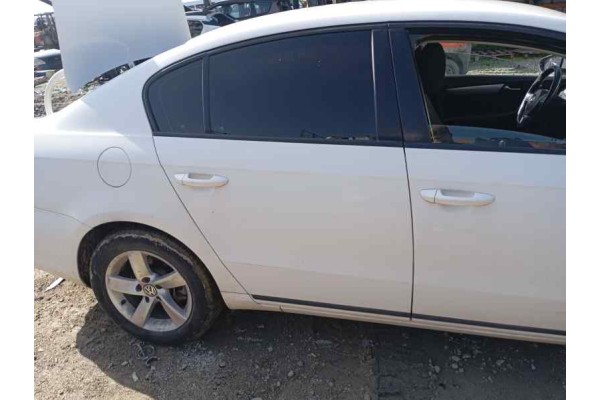 Recambio de puerta trasera derecha para volkswagen passat lim. (362) berlina edition bluemotion referencia OEM IAM   