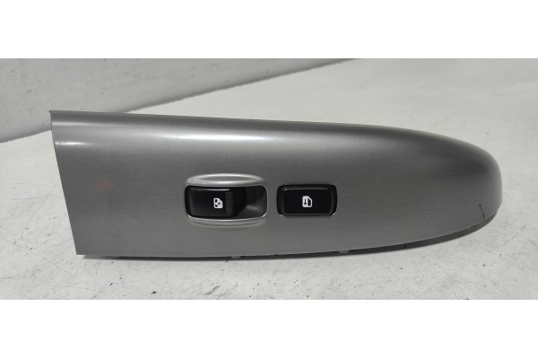 Recambio de mando elevalunas delantero derecho para kia carnival 2.9 crdi cat referencia OEM IAM 935754D1200T 202004543 