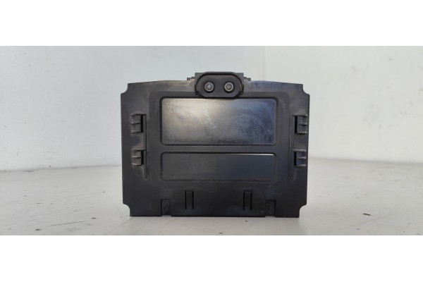 Recambio de pantalla multifuncion para opel zafira a elegance referencia OEM IAM 090589755  