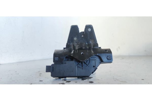 Recambio de cerradura maletero / porton para bmw serie 3 berlina (e46) 320d referencia OEM IAM 8196401  