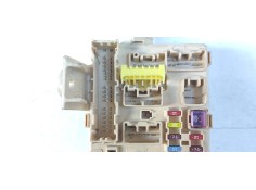Recambio de caja reles / fusibles para toyota avensis wagon (t25) 2.0 d-cat referencia OEM IAM 82641CA010F 905762 