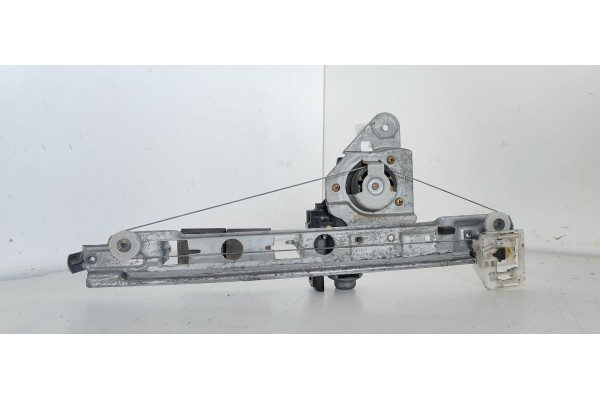 Recambio de elevalunas trasero izquierdo para renault megane ii berlina 3p 1.6 16v referencia OEM IAM 90011782  