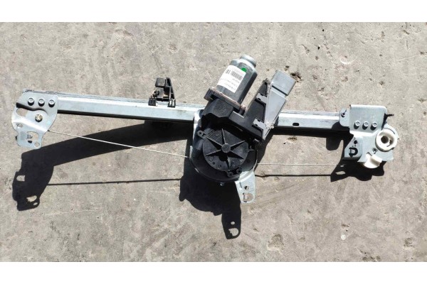 Recambio de elevalunas delantero derecho para citroen c3 1.1 referencia OEM IAM 400618F 963912 040304