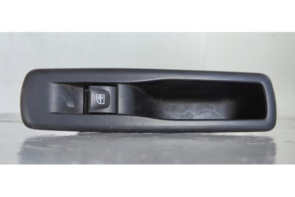 Recambio de mando elevalunas trasero izquierdo para renault fluence dynamique referencia OEM IAM   