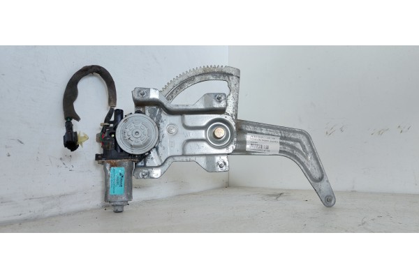 Recambio de elevalunas trasero izquierdo para kia rio 1.3 cat referencia OEM IAM XH503P0  