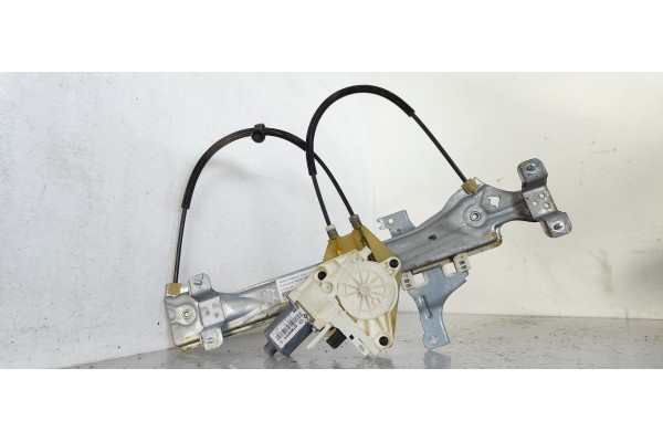 Recambio de elevalunas trasero derecho para renault fluence dynamique referencia OEM IAM 827200016R  