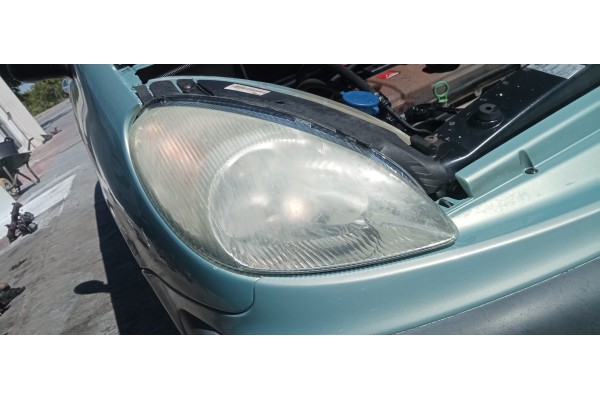 Recambio de faro derecho para citroen xsara picasso 1.6 16v sx top referencia OEM IAM   