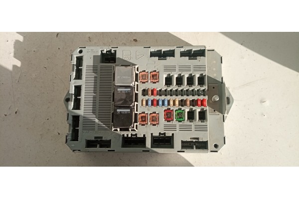 Recambio de caja reles / fusibles para jaguar xf 3.0 v6 luxury referencia OEM IAM 73409724 9X2314B476BC 