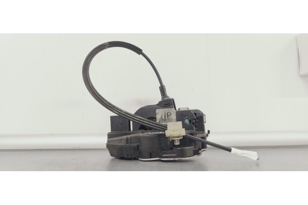 Recambio de cerradura puerta delantera derecha para opel insignia berlina excellence referencia OEM IAM 13503150  