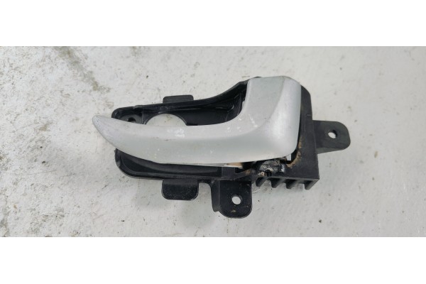Recambio de maneta interior trasera derecha para hyundai i30 (gd) trend referencia OEM IAM 82623GD000  