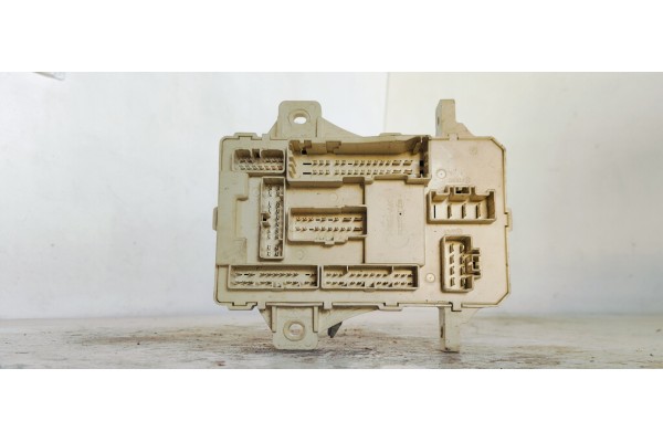 Recambio de caja reles / fusibles para hyundai i30 comfort referencia OEM IAM 919501H510  