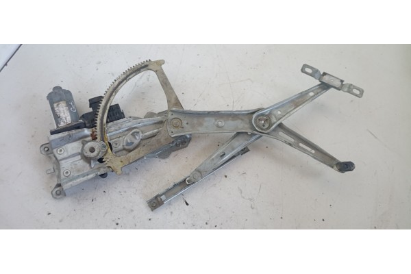 Recambio de elevalunas delantero derecho para opel astra h berlina 1.9 cdti referencia OEM IAM 13101481RH 0713005977 99885101