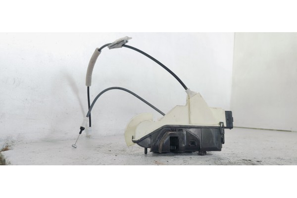 Recambio de cerradura puerta delantera izquierda para citroen c3 1.2i 82 referencia OEM IAM 123981  