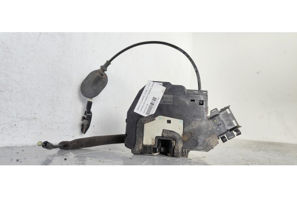 Recambio de cerradura puerta trasera izquierda para renault fluence dynamique referencia OEM IAM 825030019R  