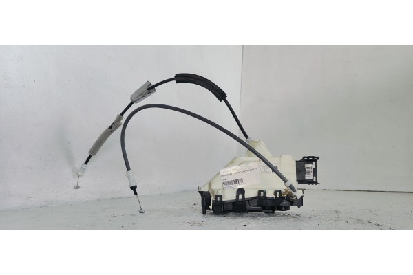 Recambio de cerradura puerta trasera derecha para citroen c3 1.2i 82 referencia OEM IAM 123984  