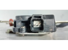 Recambio de cerradura puerta trasera derecha para kia carnival ii 2.9 crdi lx referencia OEM IAM   