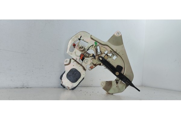 Recambio de cerradura puerta trasera izquierda para kia carnival ii 2.9 crdi lx referencia OEM IAM   