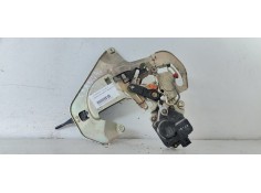 Recambio de cerradura puerta trasera izquierda para kia carnival ii 2.9 crdi lx referencia OEM IAM   