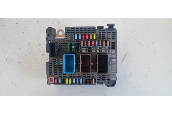 Recambio de caja reles / fusibles para citroen c4 grand picasso exclusive referencia OEM IAM 9807091980 59062976 