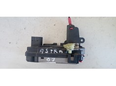 Recambio de cerradura puerta trasera derecha para opel zafira b 1.7 16v cdti referencia OEM IAM 13220372  