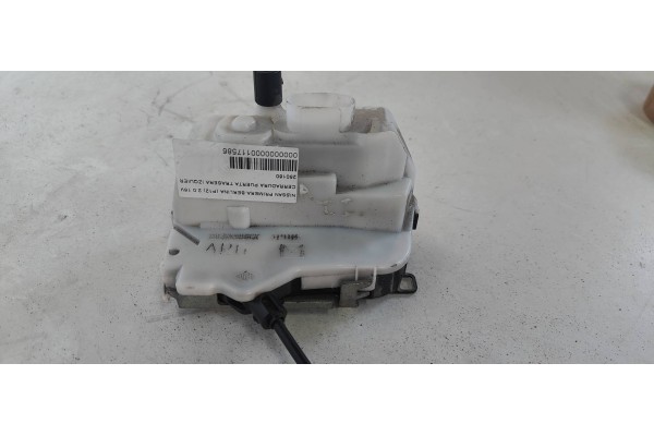 Recambio de cerradura puerta trasera izquierda para nissan primera berlina (p12) 2.0 16v cat referencia OEM IAM 250160  