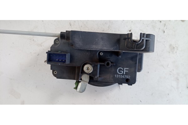Recambio de cerradura puerta delantera derecha para opel meriva 1.7 16v cdti referencia OEM IAM 13154792  