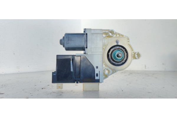 Recambio de motor elevalunas delantero derecho para citroen c4 coupe cool referencia OEM IAM 996388103  