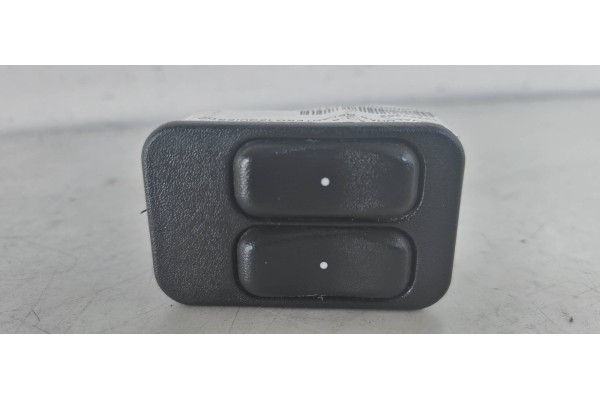 Recambio de elevalunas delantero izquierdo para opel meriva 1.6 16v referencia OEM IAM 13363202 24409205 