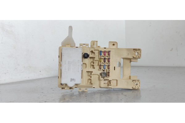 Recambio de caja reles / fusibles para toyota paseo coupe (l54) 1.5i 16v referencia OEM IAM 8264116010  
