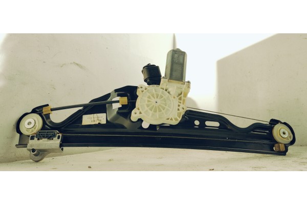 Recambio de elevalunas trasero derecho para bmw serie 5 berlina (e60) 530xd referencia OEM IAM 7184744S  