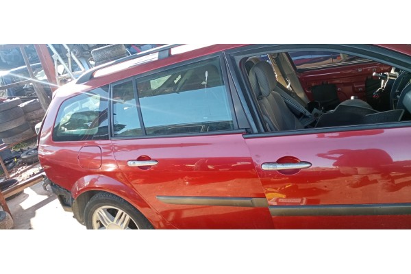 Recambio de puerta trasera derecha para renault megane ii familiar 1.9 dci diesel referencia OEM IAM   