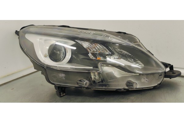 Recambio de faro derecho para peugeot 2008 (--.2013) 1.2 i turbo 130 referencia OEM IAM 9814739580  