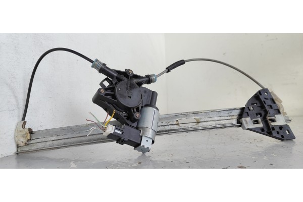 Recambio de elevalunas delantero izquierdo para mazda 3 berlina (bk) 2.0 diesel cat referencia OEM IAM   