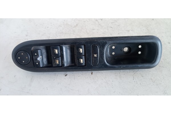 Recambio de mando elevalunas delantero izquierdo para peugeot 407 1.6 hdi referencia OEM IAM 96468704XT 53269735B 