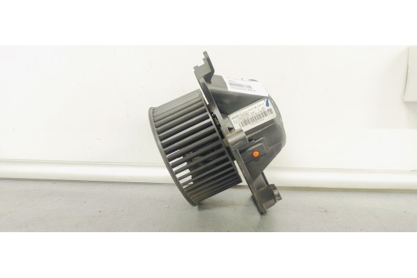Recambio de ventilador calefaccion para peugeot 3008 1.6 hdi 110 fap referencia OEM IAM T3953001  