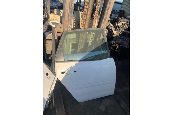 Recambio de puerta trasera derecha para citroen c4 picasso exclusive referencia OEM IAM   