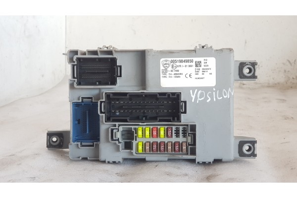 Recambio de caja reles / fusibles para lancia ypsilon (402) 1.2 i 70 referencia OEM IAM 00519849850  