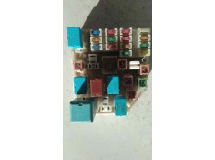Recambio de caja reles / fusibles para toyota rav 4 (a2) 2.0 turbodiesel cat referencia OEM IAM 8272142040  