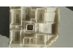 Recambio de caja reles / fusibles para toyota rav 4 (a2) 2.0 turbodiesel cat referencia OEM IAM 8272142040  