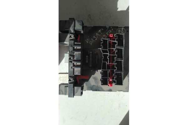 Recambio de caja reles / fusibles para volkswagen passat berlina (3c2) 1.9 tdi referencia OEM IAM 3C0937049H  