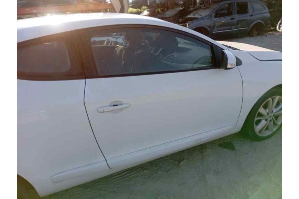 Recambio de puerta delantera derecha para renault megane iii coupe 1.5 dci 110 fap referencia OEM IAM   